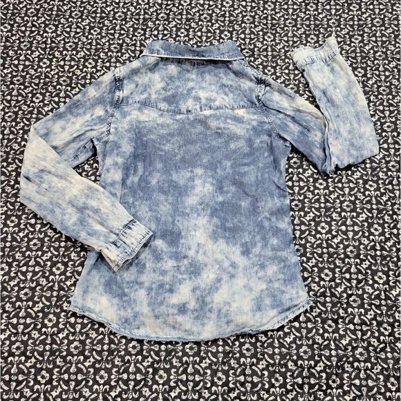 Angel Premium Denim Acid Wash Western Casual Chic Loose Fit Button Down Shirt - Picture 6 of 9